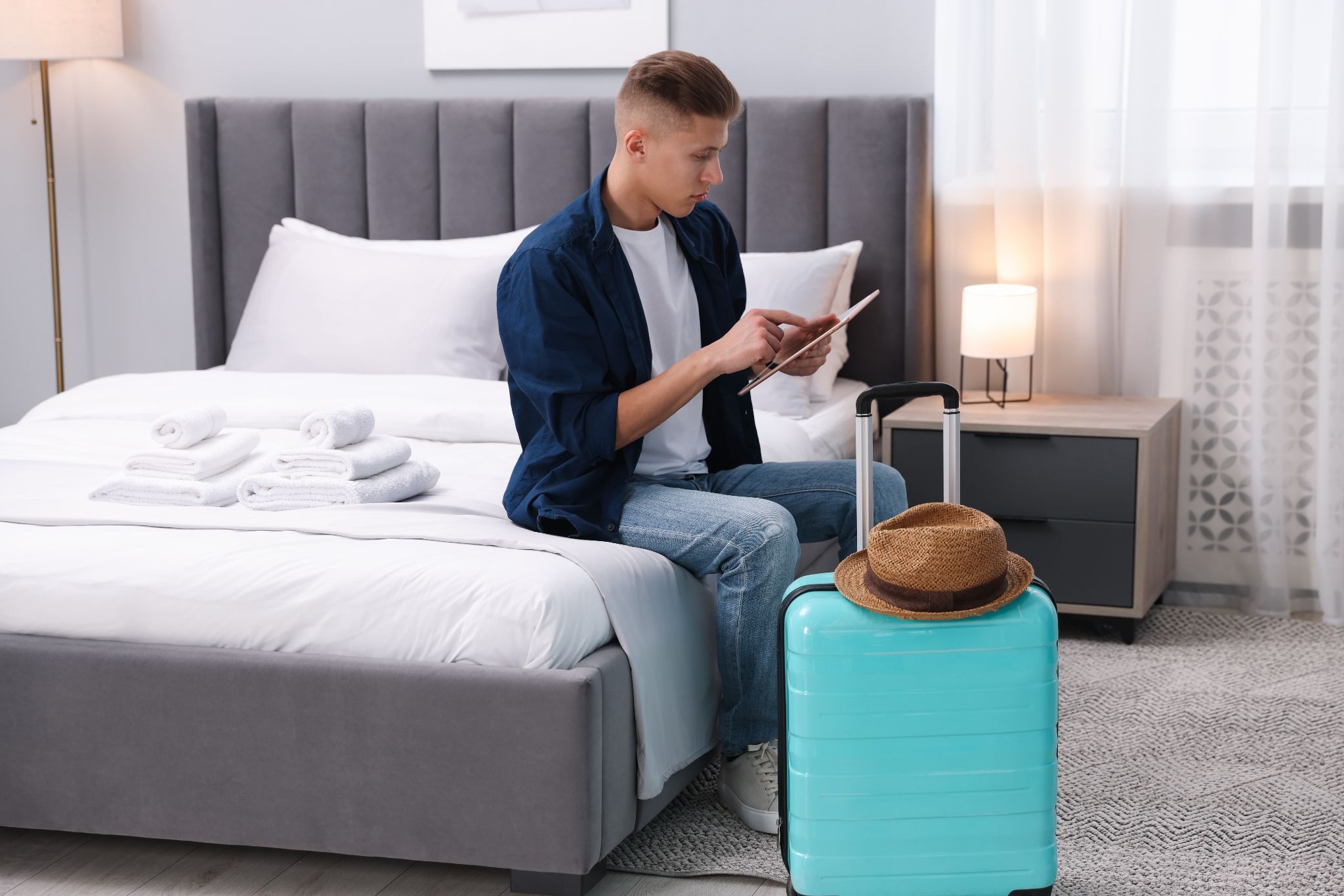when to book a hotel